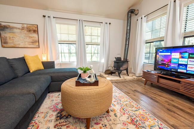 Building Photo - 28160 Windwood Dr E