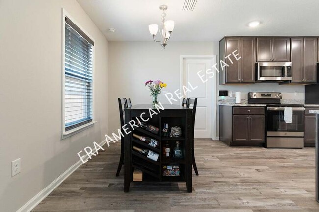 Building Photo - 6002 Colton Blaine Ct