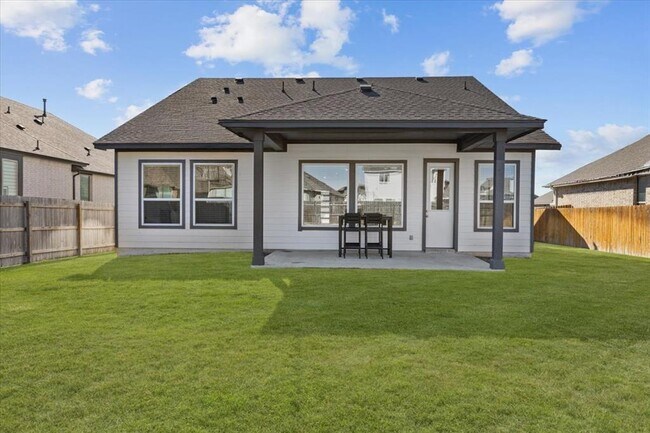 Building Photo - 908 Knowles Dr