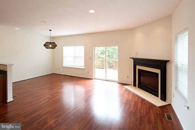 Building Photo - 929 Shenkle Dr