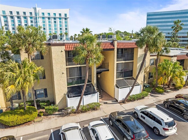 Building Photo - 5304 W Kennedy Blvd