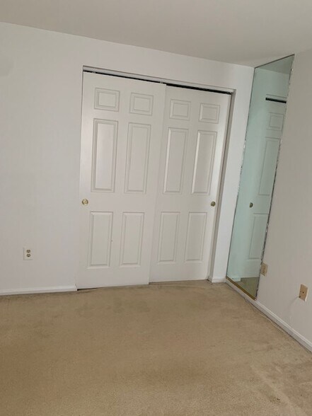 Master Bedroom - 8513 London Bridge Way