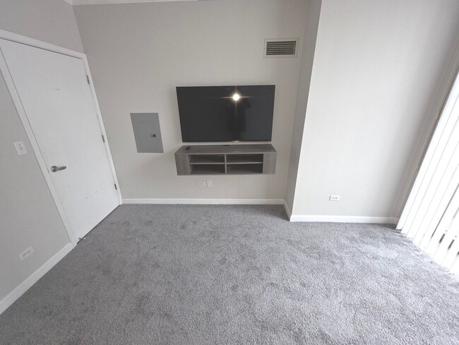 Building Photo - 1101 S State St