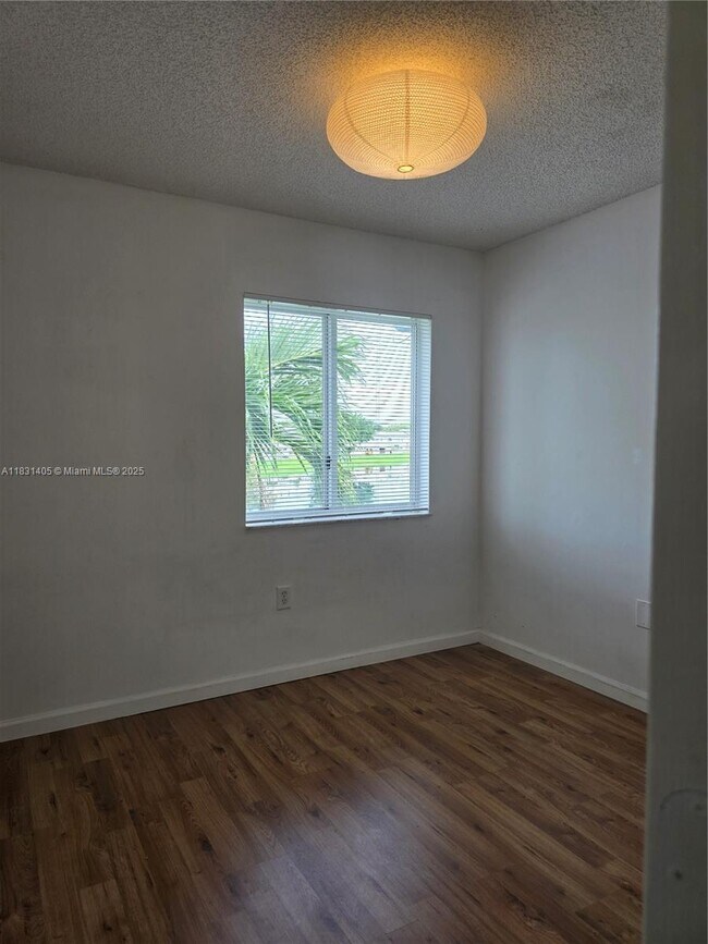 Building Photo - 14045 SW 121st Pl