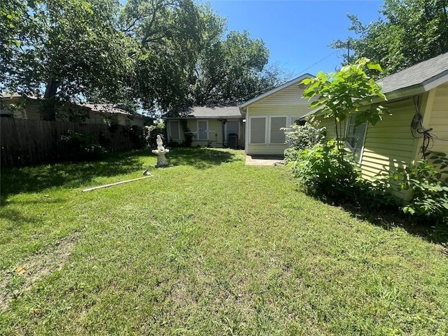 Building Photo - 4233 Voncille St