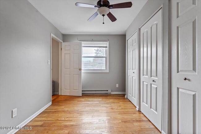 Building Photo - 455 Maple Ave