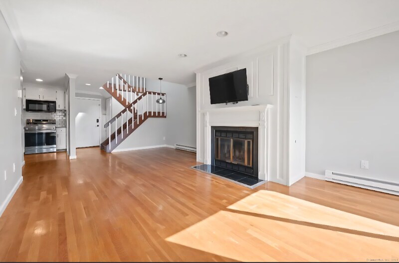 Building Photo - 140 Kane St