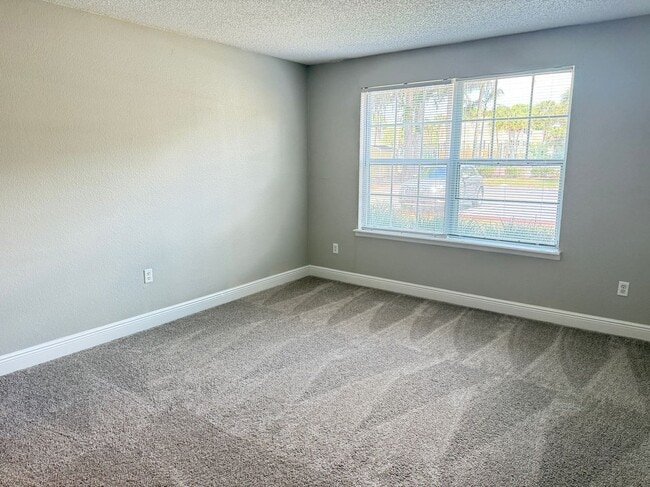 Building Photo - PENDING - Cypress Pointe 4022C Versailles - Cypress Pointe 4022C Versailles