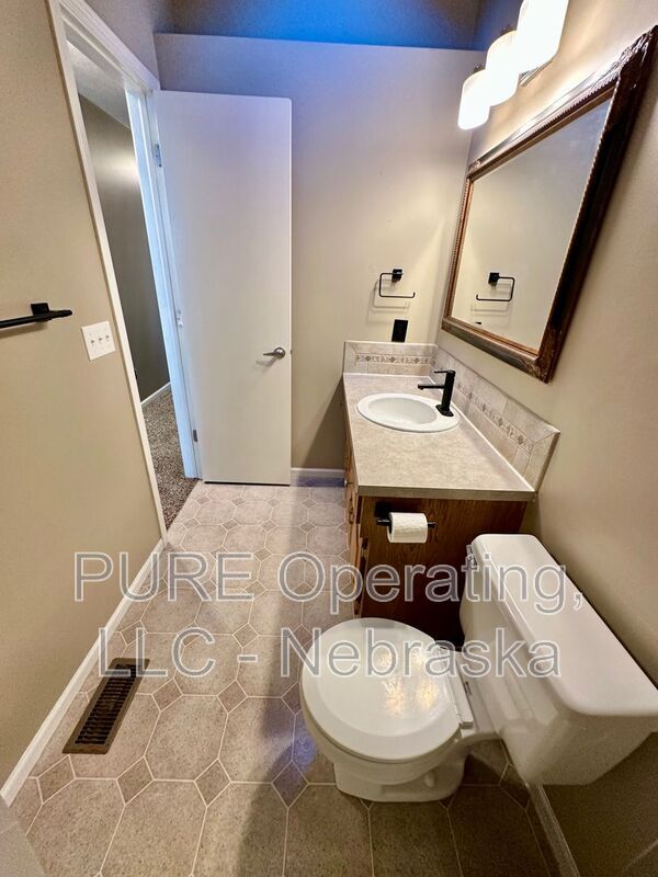 Building Photo - 5039 S 163rd Ave