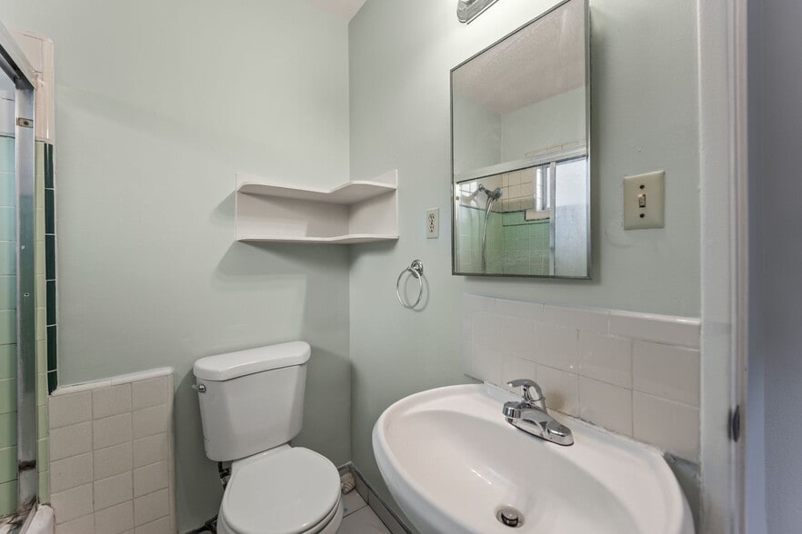 Building Photo - 6297 Orizaba Ave