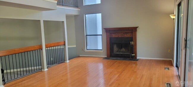 Building Photo - 44 Peachtree Ct