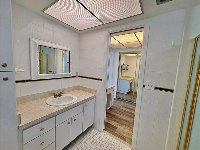 Building Photo - 147 Bluff View Dr