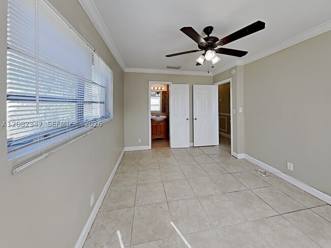 Building Photo - 913 Cochran Dr