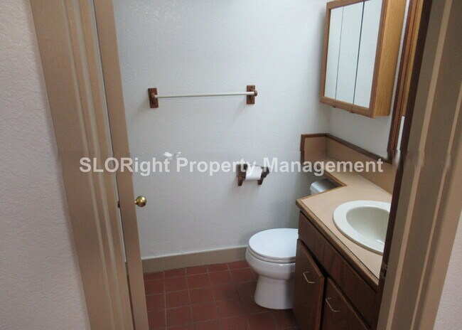 Building Photo - AVAILABLE JUNE - Studio Close to Downtown SLO