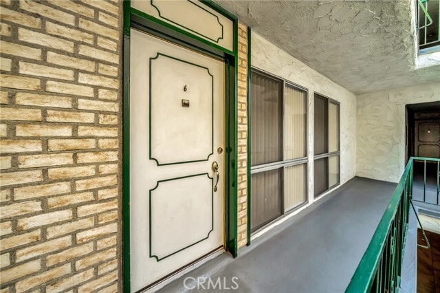 Building Photo - 5315 Zelzah Ave