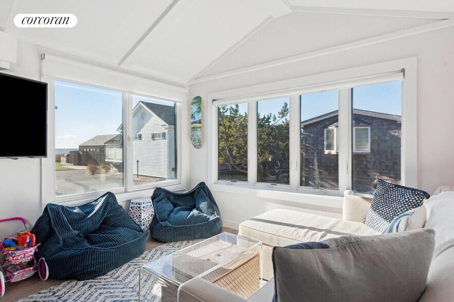 Building Photo - 100 Deforest Rd