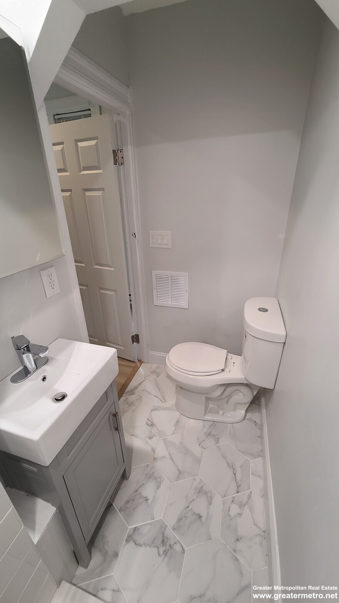 Building Photo - 9 Noyes Plz