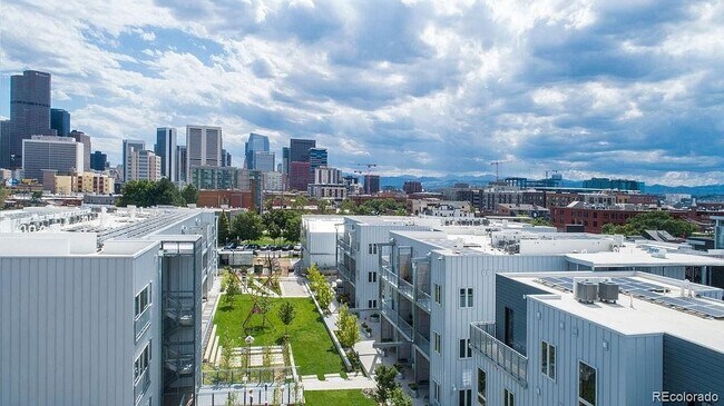 Building Photo - 2525 Arapahoe St