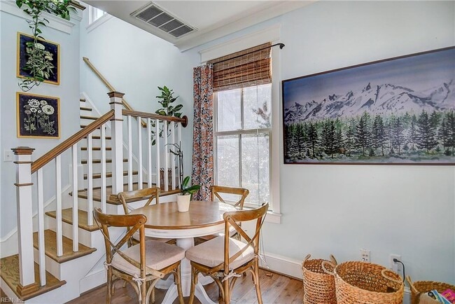 Building Photo - 9417 27th Bay St