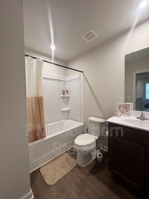 Building Photo - 926 Shakespeare Dr