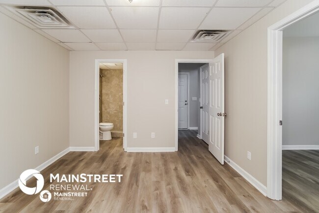 Building Photo - 83 Greatwood Dr