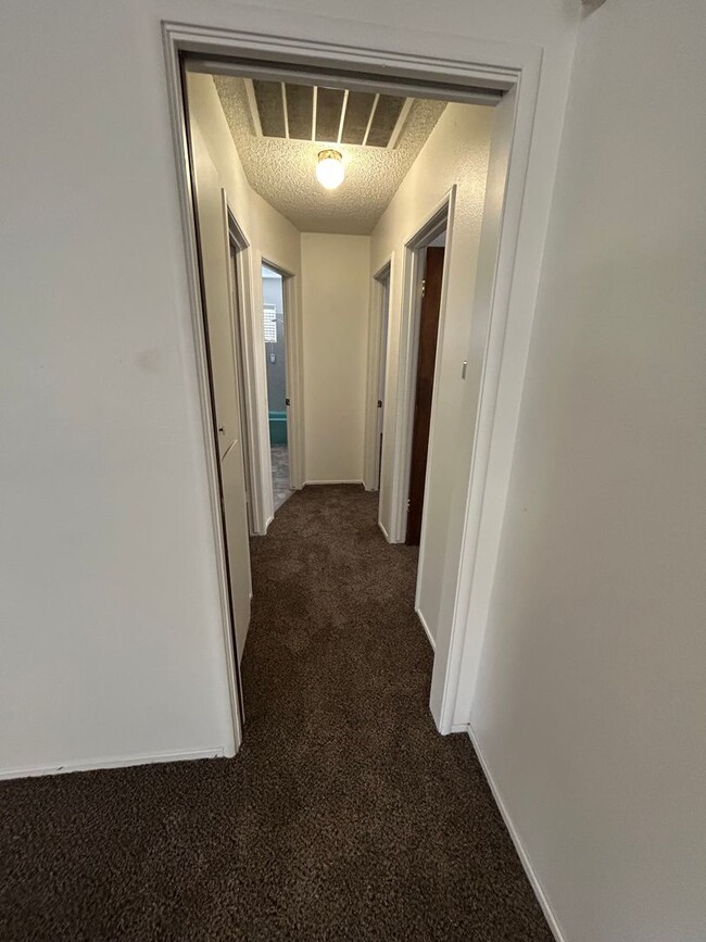 Building Photo - Upcoming 3 Bedroom 2 Bathroom!
