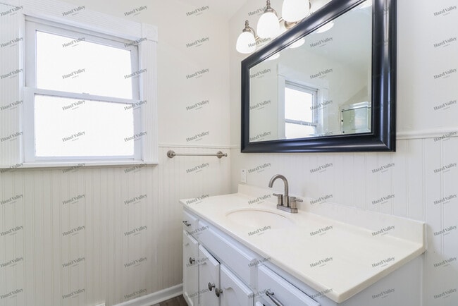 Building Photo - 1111 Cardinal Dr