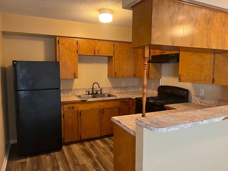 Kitchen - 2305 Downey St