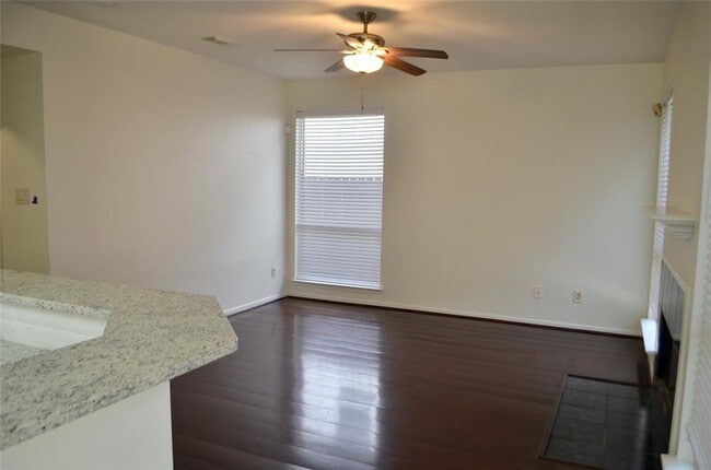 Building Photo - 16707 Sussex Dr