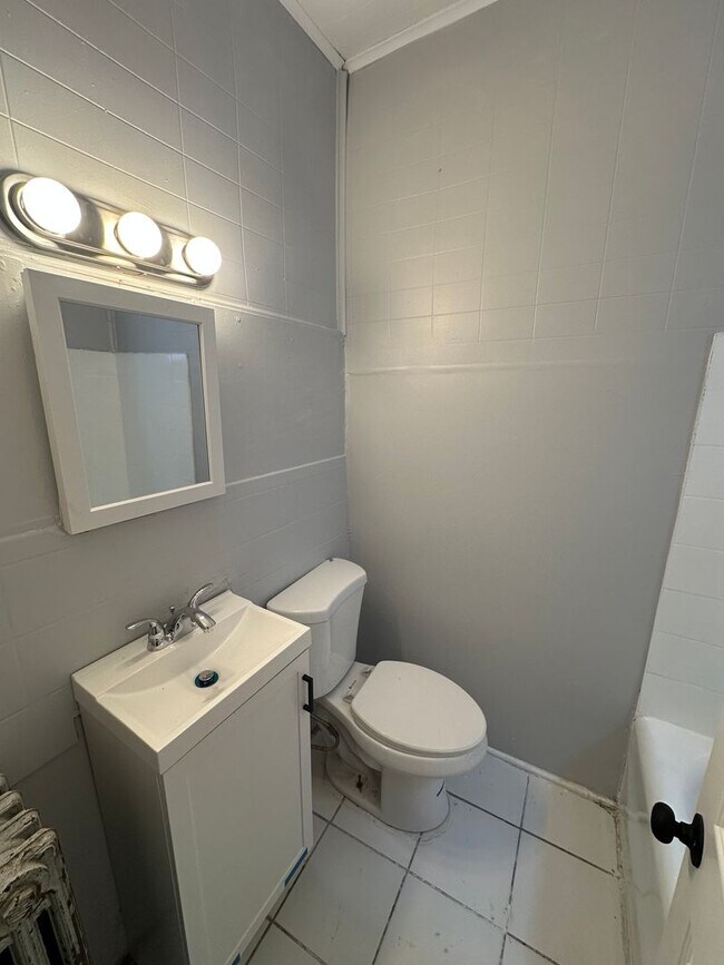 Building Photo - 117 N Front St