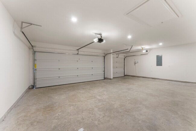 Building Photo - 26545 Pioneer Pointe Ct