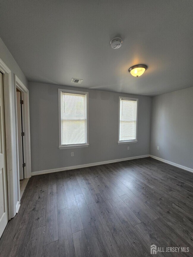 Building Photo - 503 S 20th St