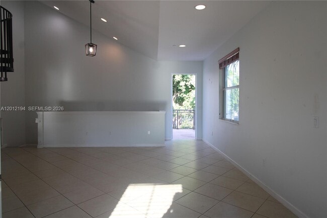 Building Photo - 2977 Solano Ave