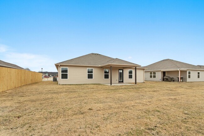 Building Photo - Beautiful new build home!