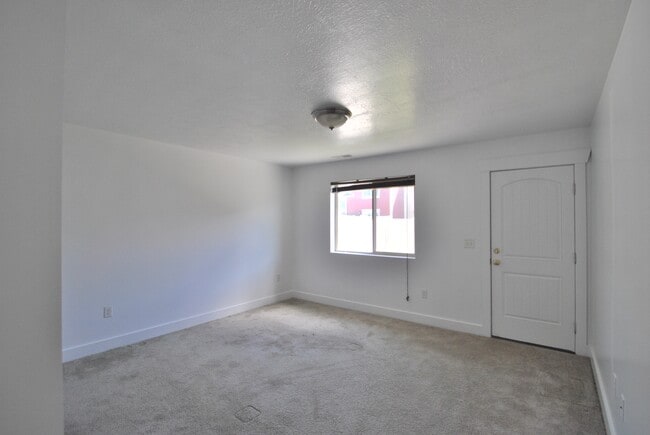 Building Photo - 387 S 1250 E