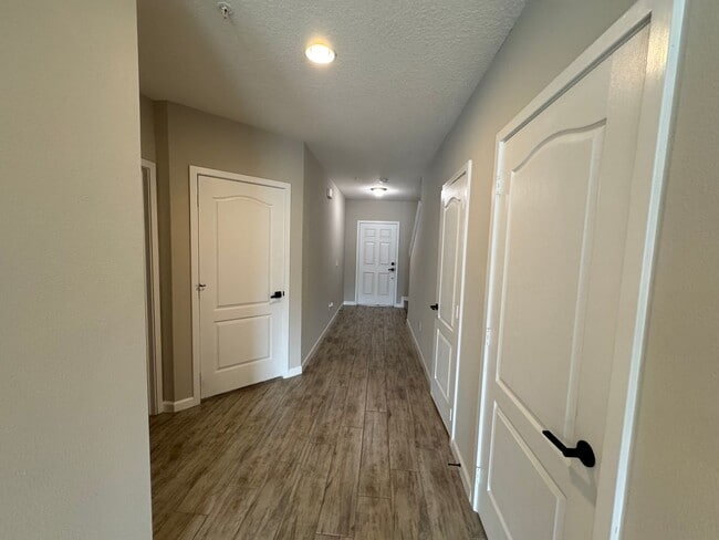 Building Photo - 3 BD/2.5 BA Home, Modern Elegance Meets Ev...