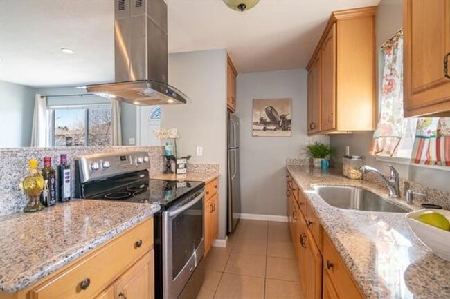 Building Photo - Beautifully Remodeled 2 Bedroom 1 Bath Condo in South San Jose!