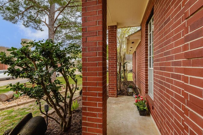 Building Photo - 16022 Capistrano Falls Dr