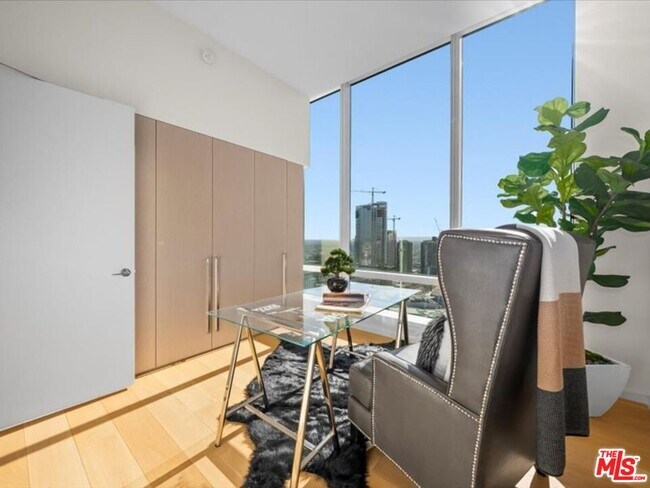 Building Photo - 877 Francisco St