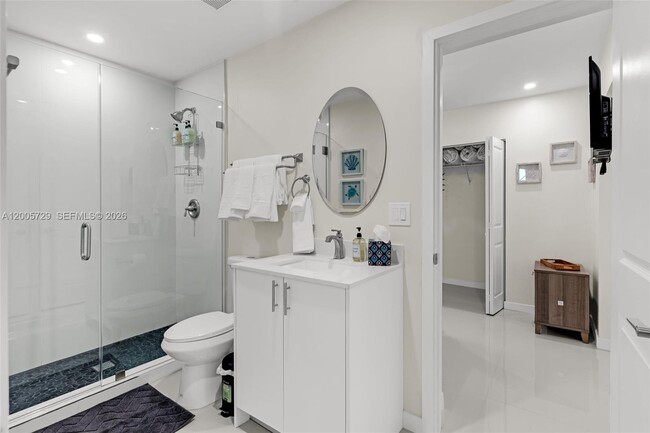 Building Photo - 1075 NE 12th Ave