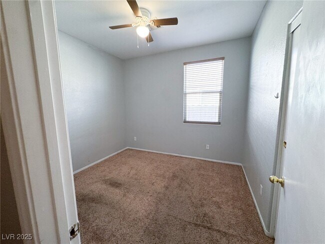 Building Photo - 6623 Brick House Ave