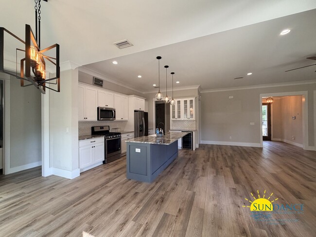 Building Photo - Elegant 4-Bedroom Home in Elliot Point with multiple neighborhood parks!