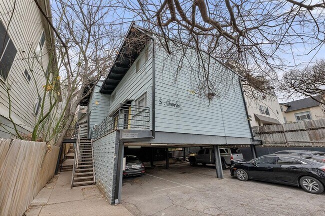 Building Photo - 2413 Leon St