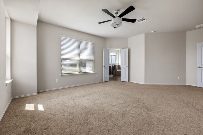 Building Photo - Spacious 3 Bed / 2.5 Bath in Prime Round Rock Location