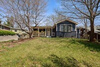 Building Photo - Beautiful Home - Excellent Kenilworth Location!