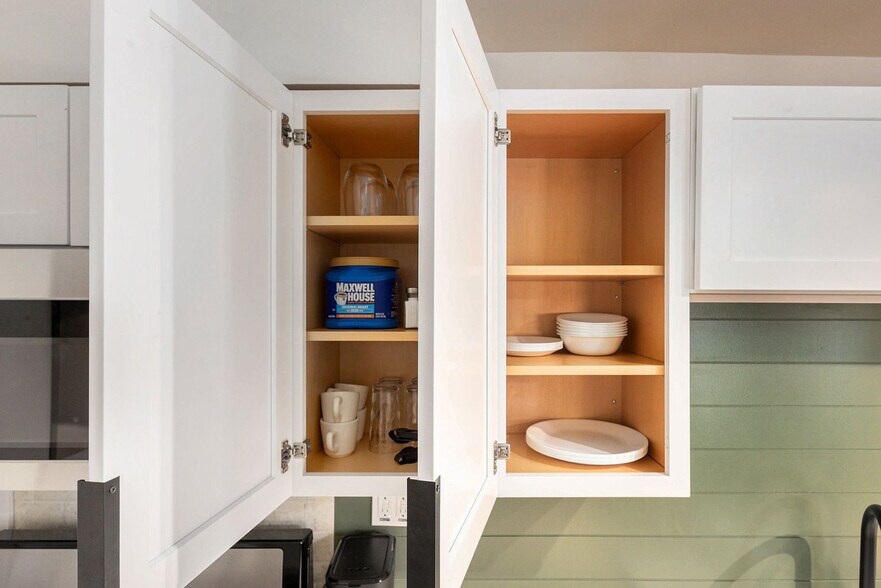 Building Photo - 37 Gold Ave NW