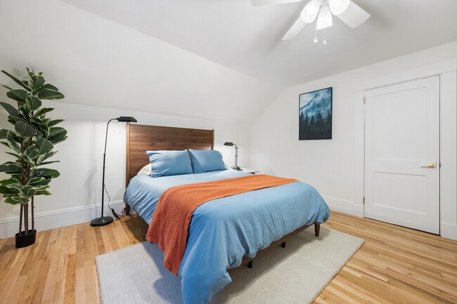 Building Photo - 34 Allen St