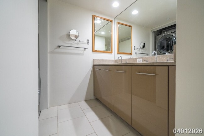 Building Photo - 2br - 2 Bed 1 Bath Condo in Capitol Place