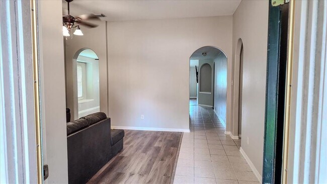 Building Photo - 5627 Postwood Green Ln