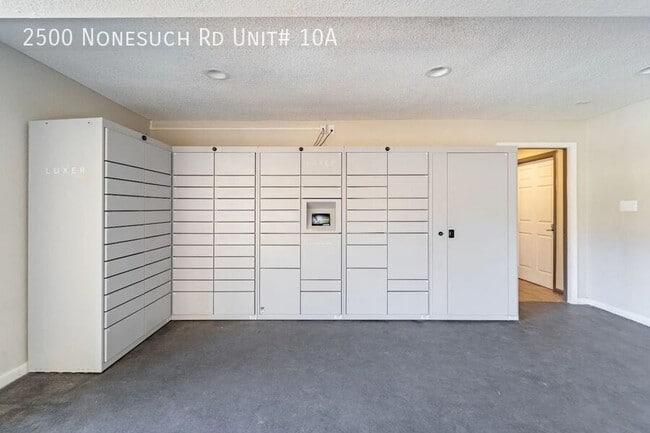 Building Photo - 2500 Nonesuch Rd
